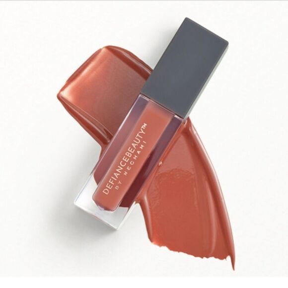 ⏬️PRICEDROP⏬️Defiance Beauty Luminous Liquid Lipstick in Iconic - Picture 1 of 2